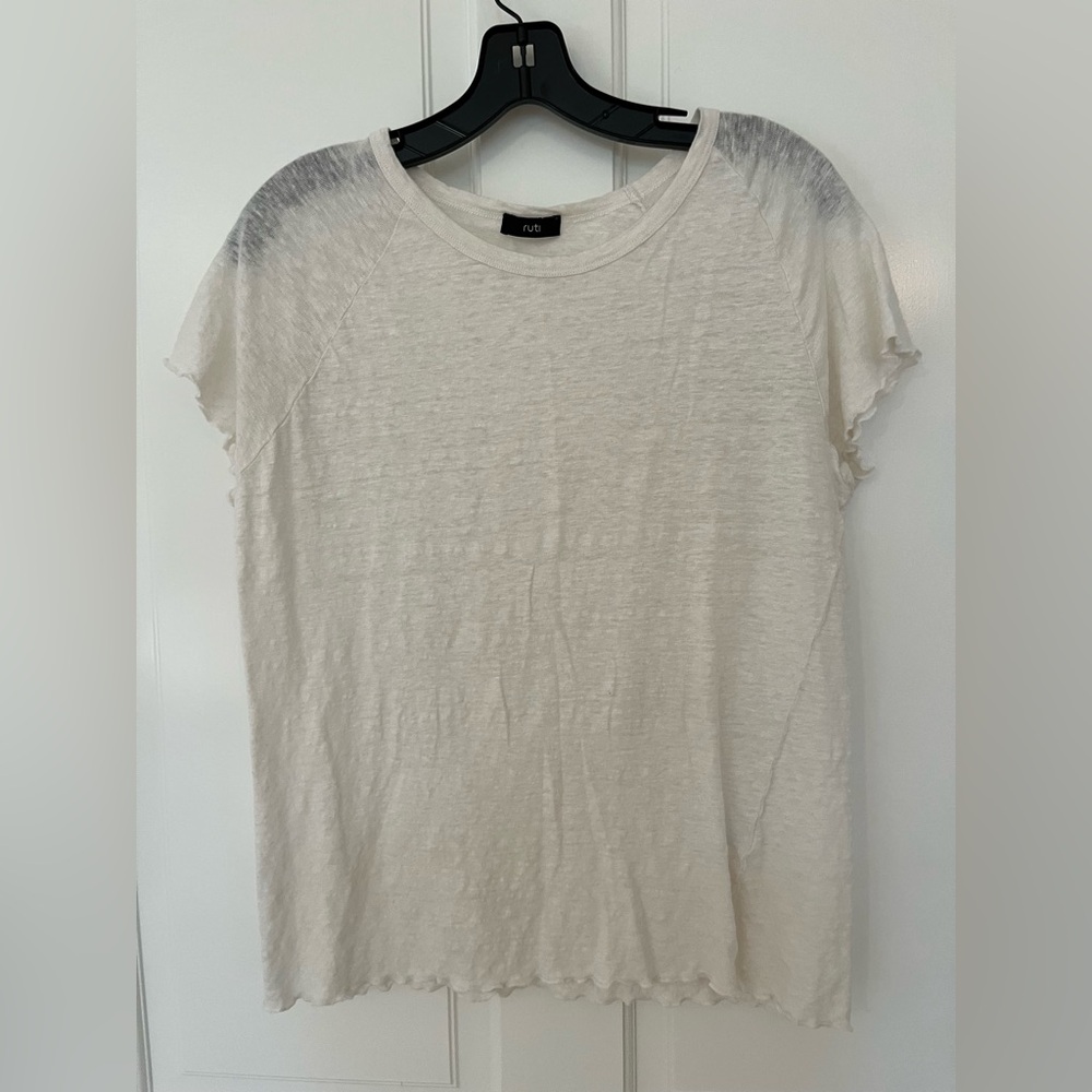 NWOT RUTI THE Vintage Shirt Sleeve Tee
COLOR OFF-WHITE/CREAM
Small/Medium
